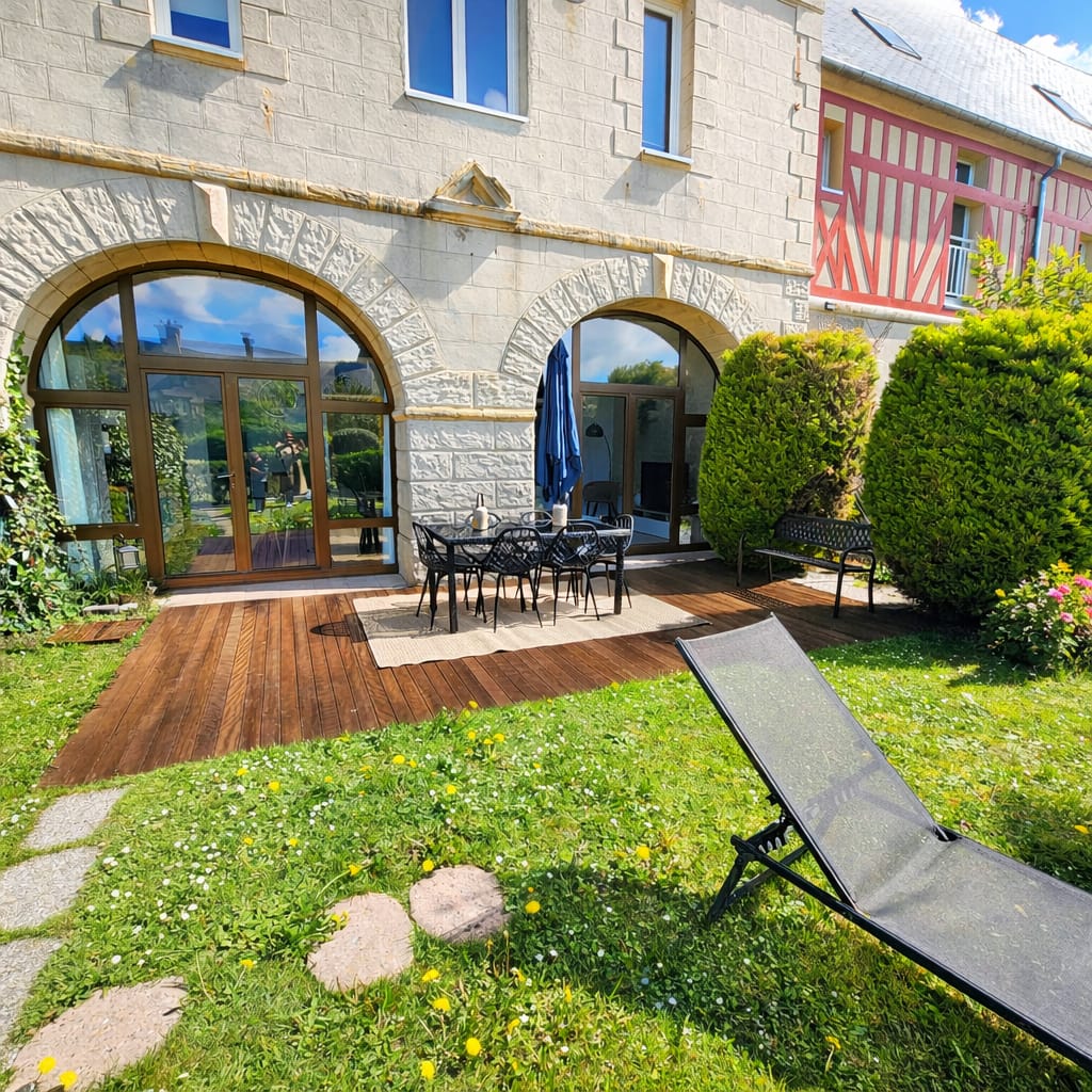 Terrasse après aménagements et décoration, Commes, Normandie, L'Art d'Hestia conciergerie
